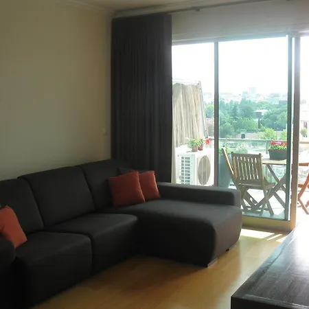 Lisbon Apartment *